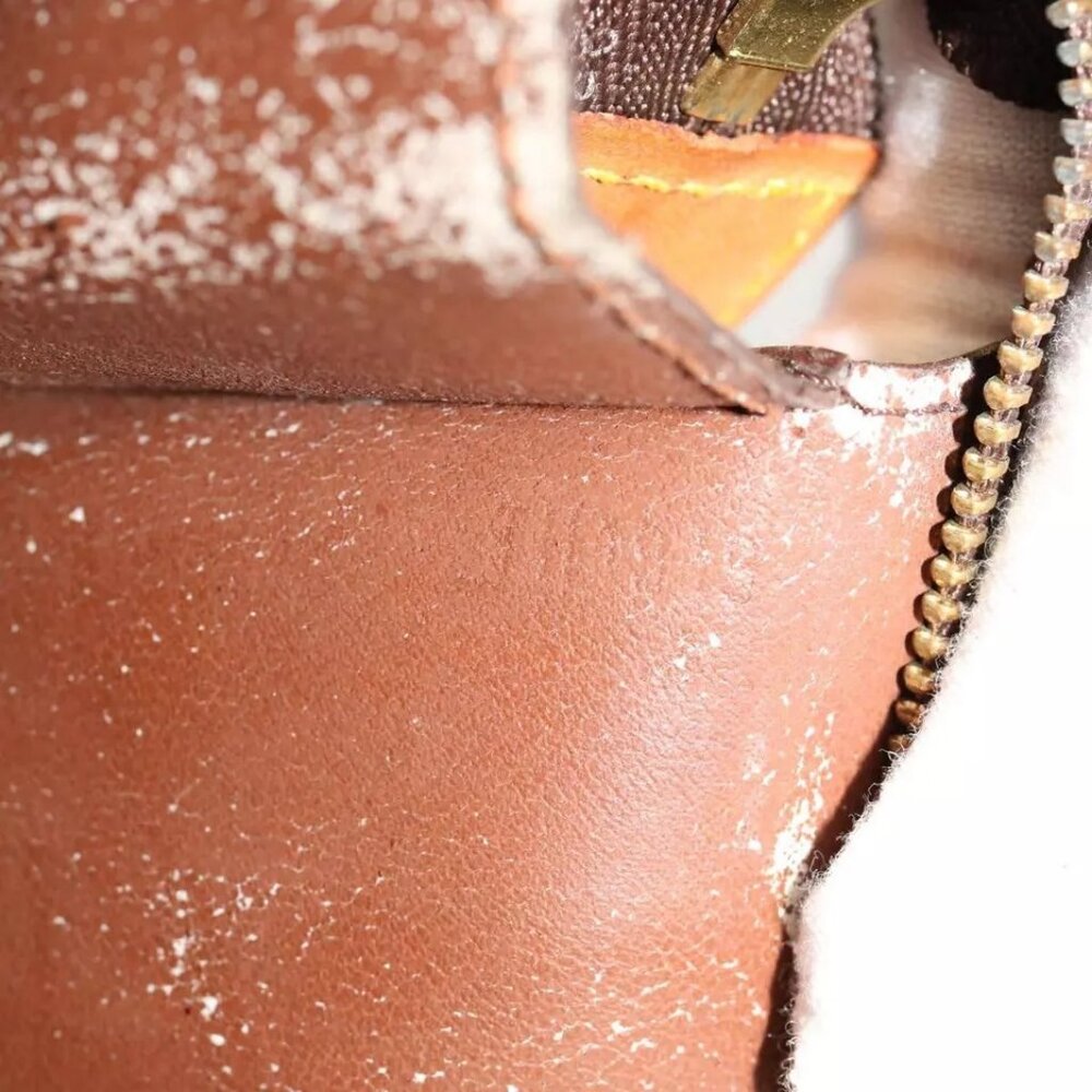 LOUIS VUITTON Monogram Poche Toilette 26 Pouch - Picture 12 of 16